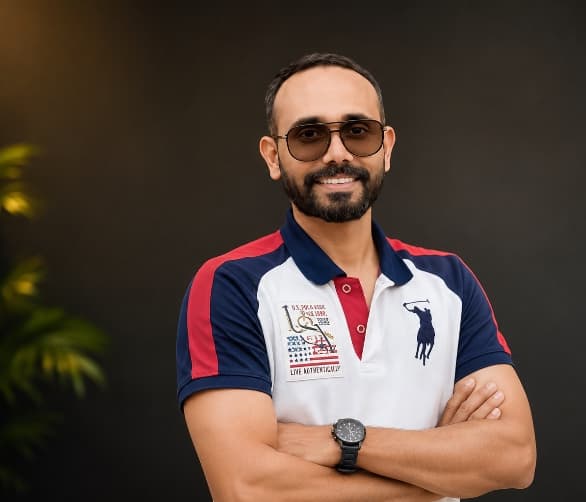 Manu Viola, Founder and Partner of Viaxel International LLP